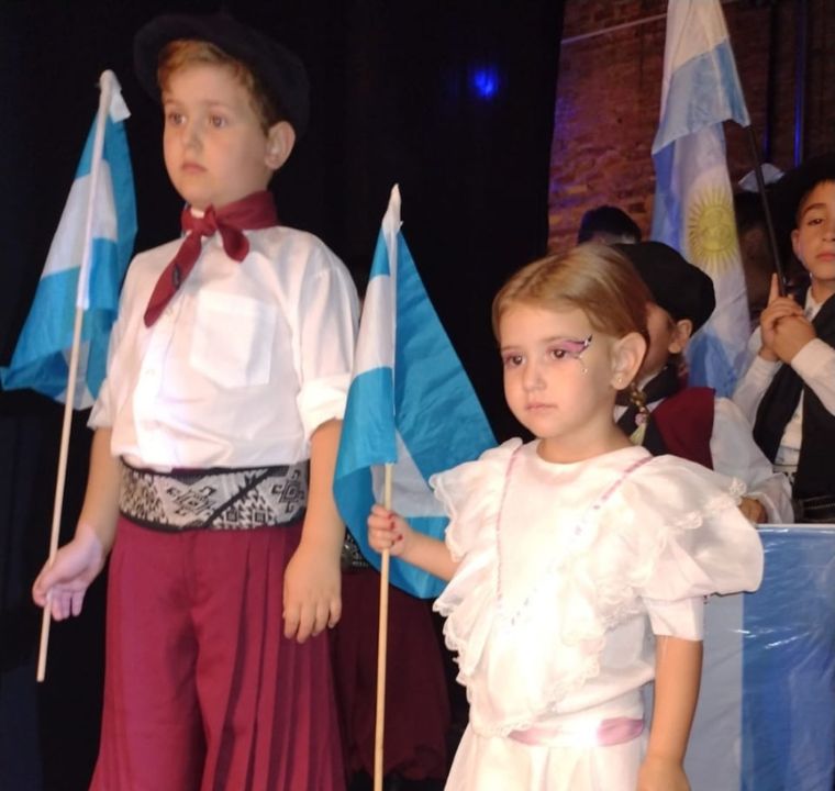 Danzas Folklóricas Infantiles 9